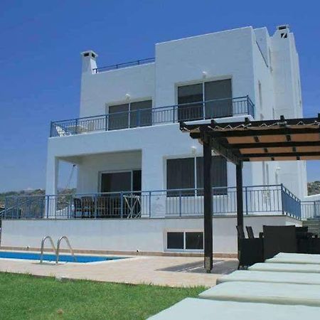 Paphos Blue Coral Beach Villas מראה חיצוני תמונה
