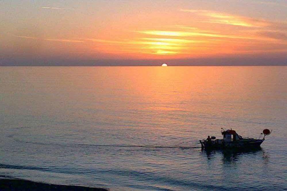 Paphos Blue Coral Beach Villas מראה חיצוני תמונה