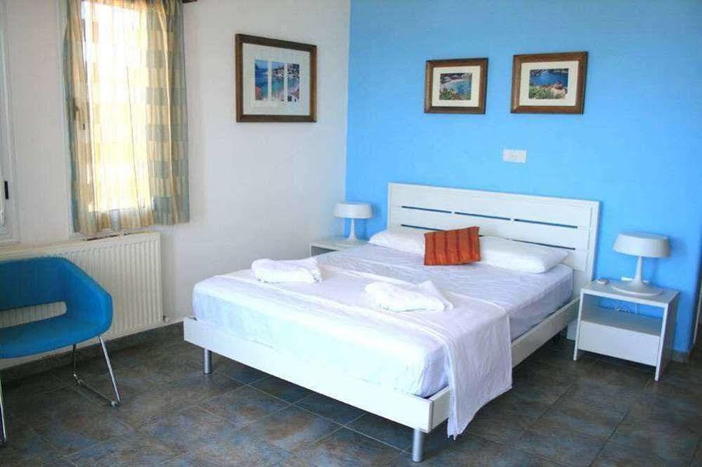 Paphos Blue Coral Beach Villas מראה חיצוני תמונה