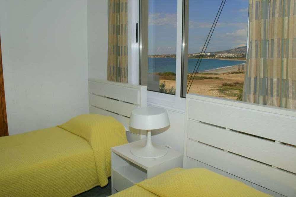 Paphos Blue Coral Beach Villas מראה חיצוני תמונה