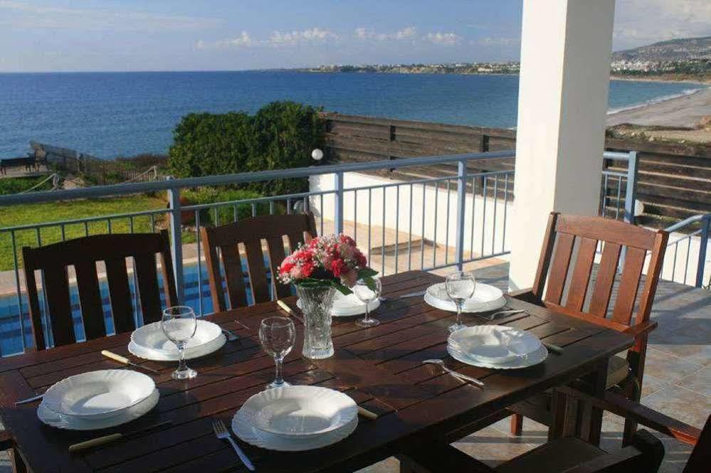 Paphos Blue Coral Beach Villas מראה חיצוני תמונה