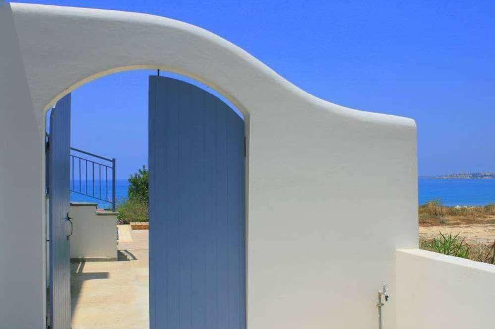 Paphos Blue Coral Beach Villas מראה חיצוני תמונה